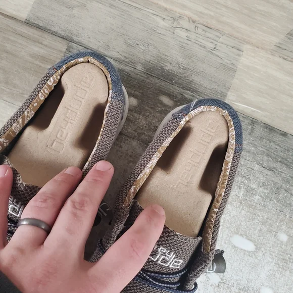 Hey Dude Wally Paisley Shoes Chocolate White Casual Walking Slip-On Shoes NWOB - Picture 6 of 15